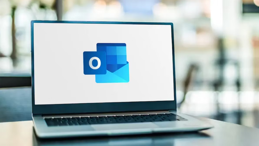 مايكروسوفت تتيح أخيرًا استخدام تطبيق Outlook دون الاتصال بالإنترنت | ديناصور.تك